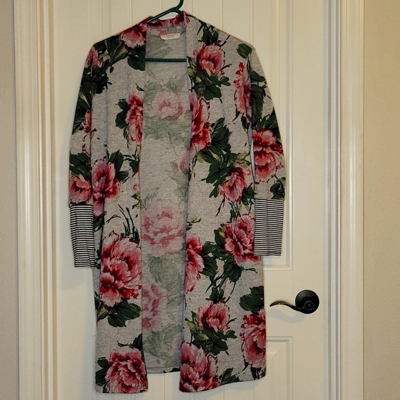 A.gain cardigan size small - Picture 1 of 3